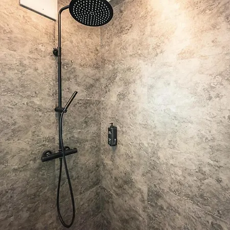 Apartament Loft Mit Kueche I Self Check-in I Parkplatz I Wifi I Crest Housing *