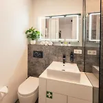 Loft Mit Kueche I Self Check-in I Parkplatz I Wifi I Crest Housing Apartman Passau