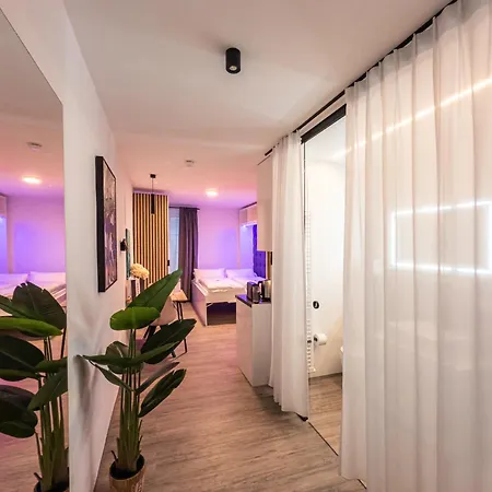 Crest - Riverside Mit Parken I Kueche I Regendusche Apartment Passau