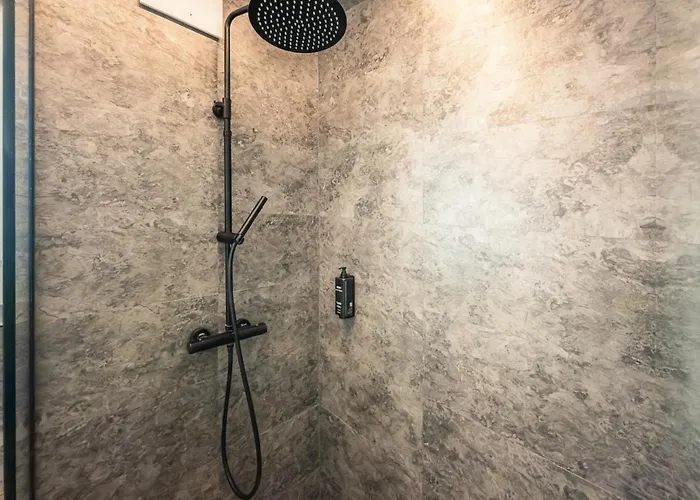 Appartamento Loft Mit Kueche I Self Check-in I Parkplatz I Wifi I Crest Housing *